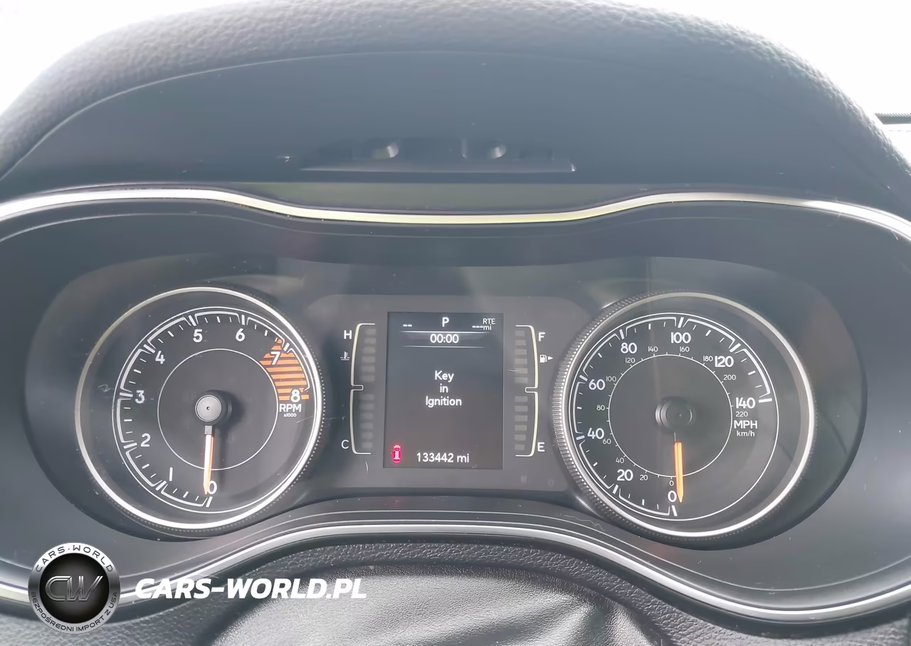 2019 Jeep Cherokee Latitude Fwd VIN:1C4PJLCX0KD312854 - 7