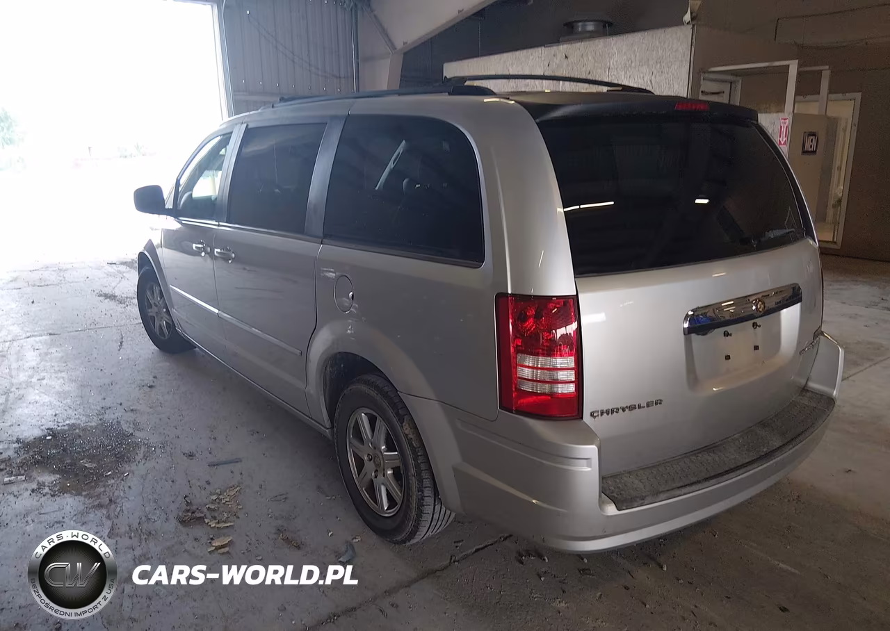 2010 Chrysler Town & Country Touring VIN:2A4RR5D19AR399795 - 3