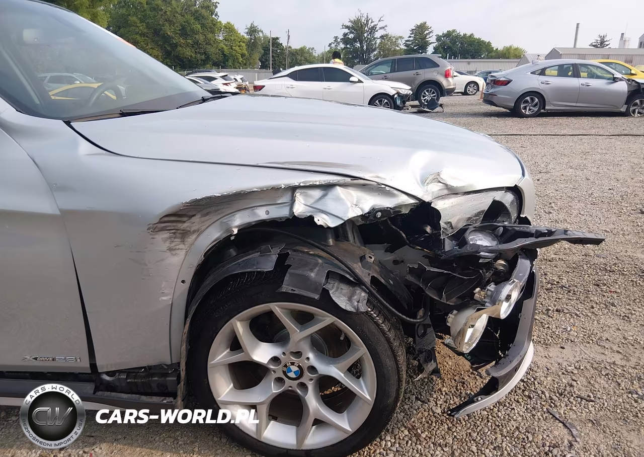 2015 BMW X1 xDrive28I VIN:WBAVL1C55FVY31447 - 17