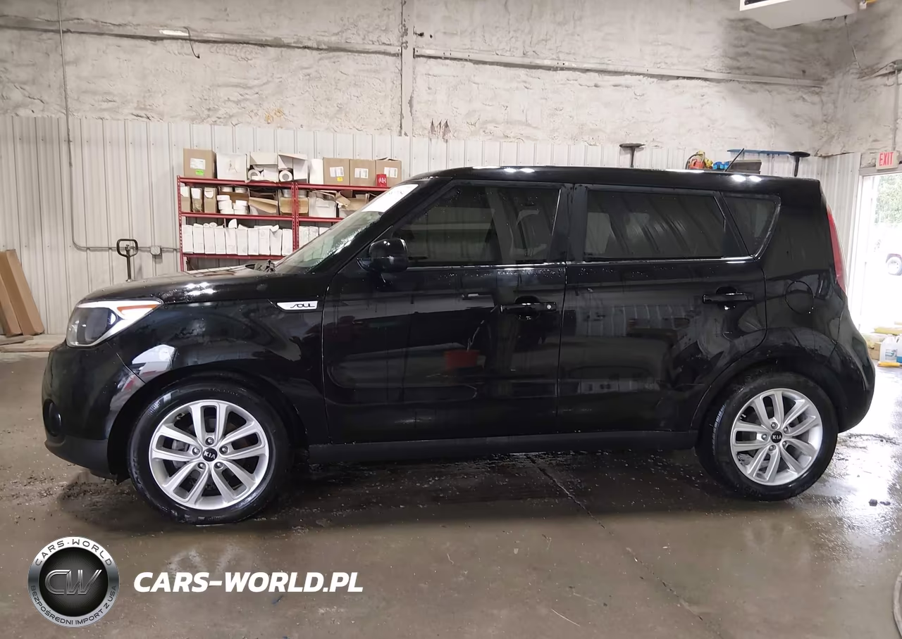 2018 Kia Soul + VIN:KNDJP3A55J7899037 - 14