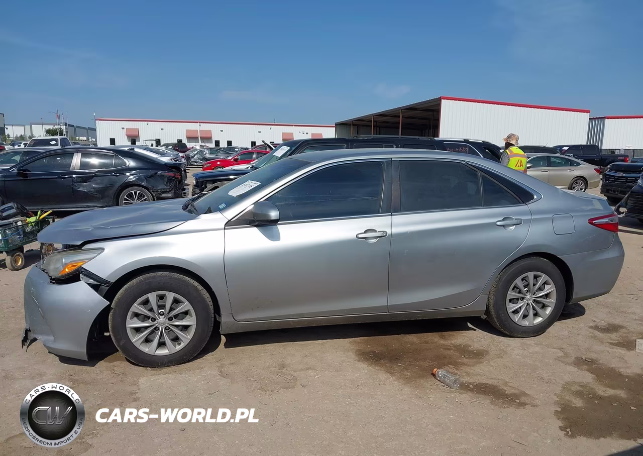 2016 Toyota Camry Le VIN:4T4BF1FK0GR522041 - 14
