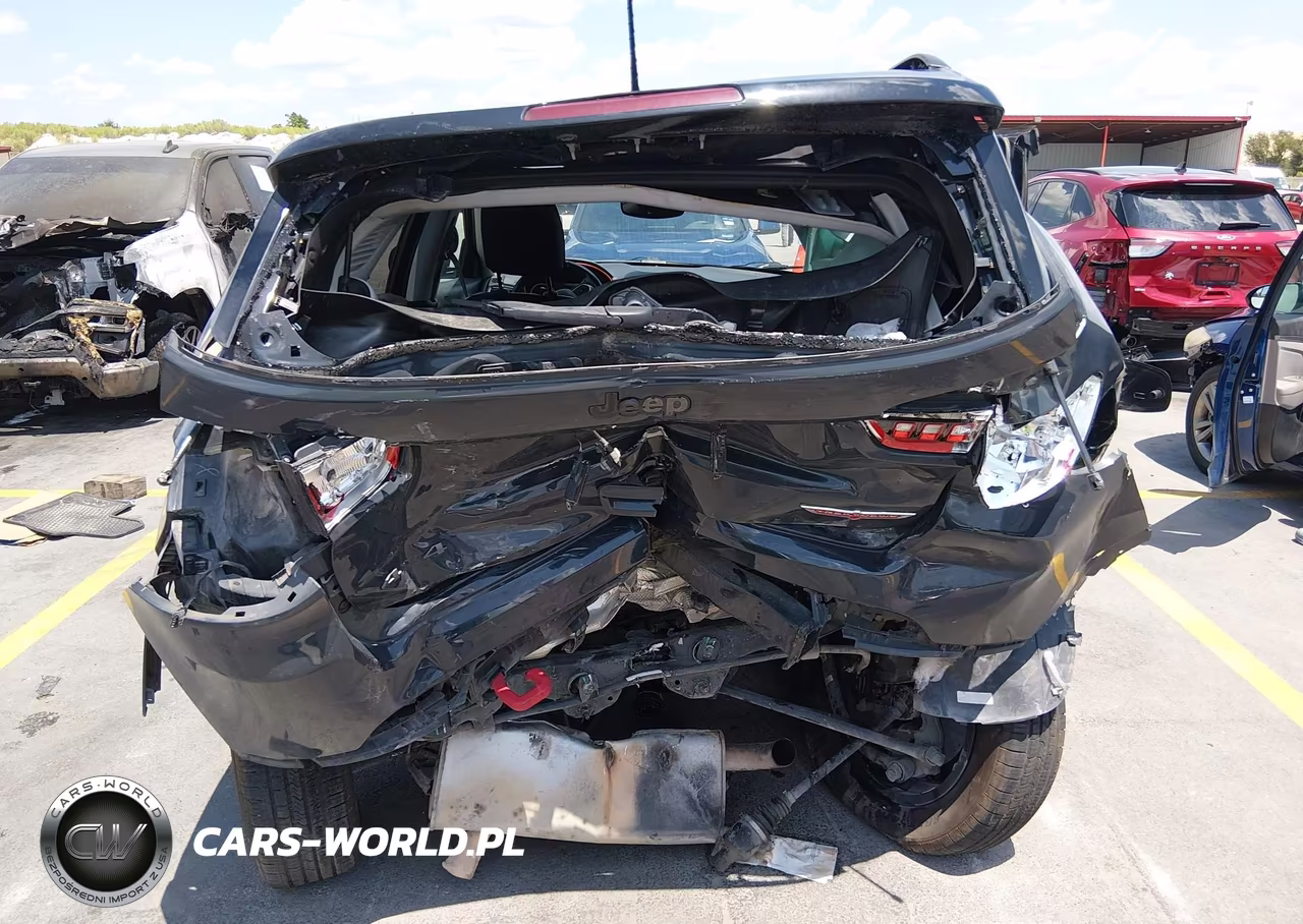 2018 Jeep Compass Trailhawk 4X4 VIN:3C4NJDDB3JT483638 - 17