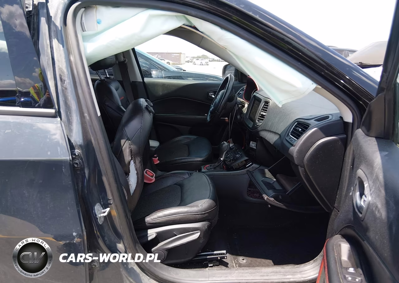 2018 Jeep Compass Trailhawk 4X4 VIN:3C4NJDDB3JT483638 - 5