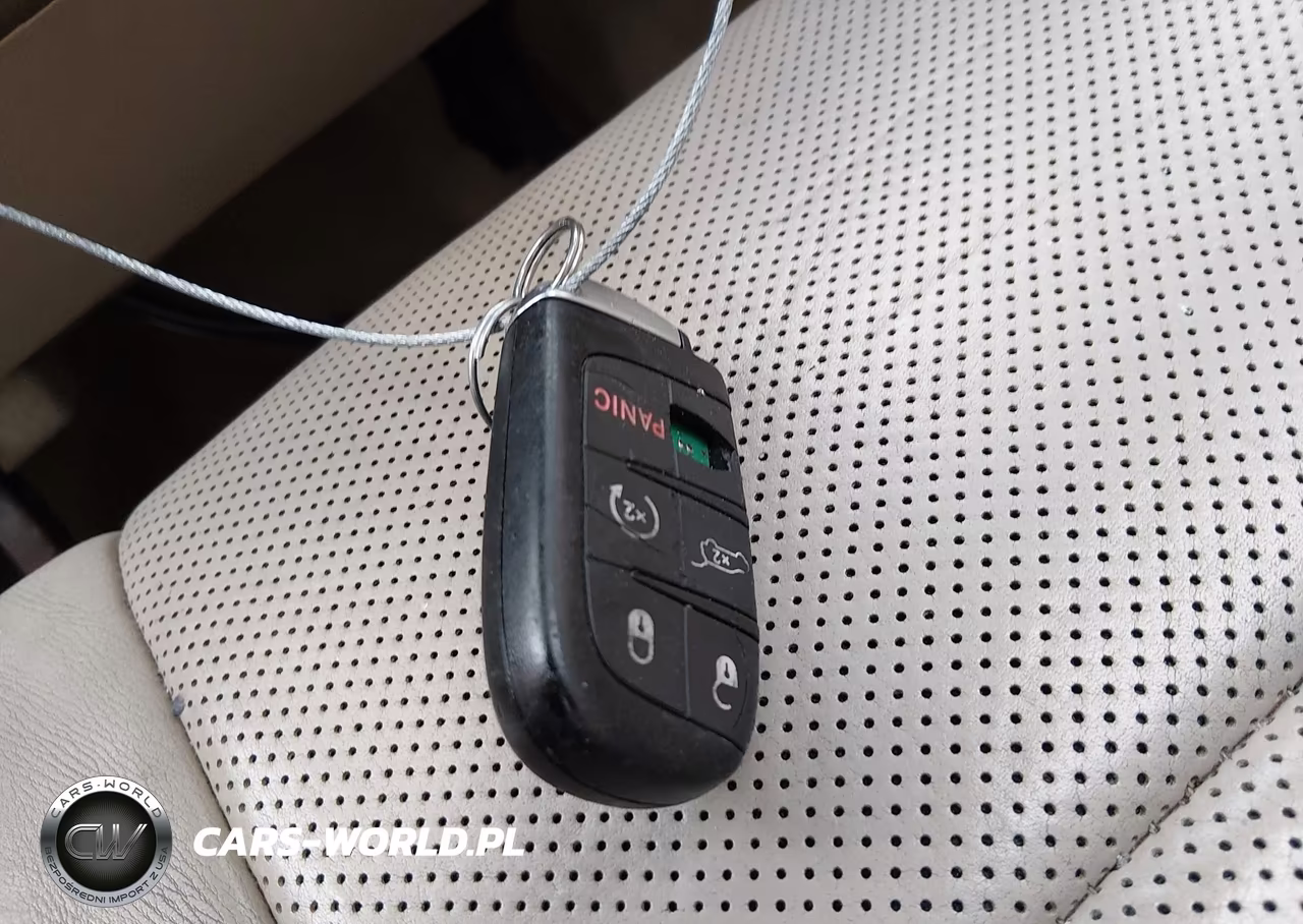 2014 Jeep Grand Cherokee Overland VIN:1C4RJECG5EC523725 - 11