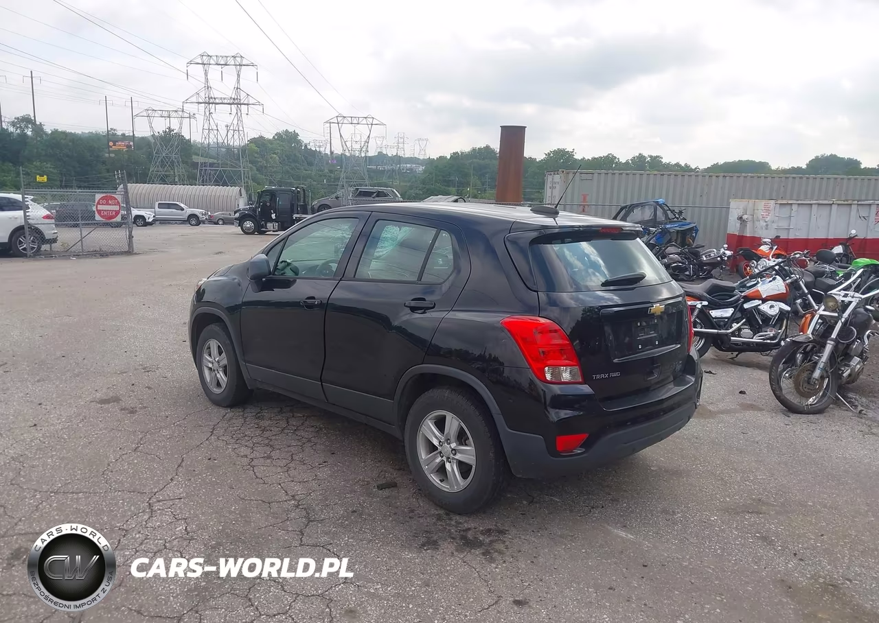 2019 Chevrolet Trax Ls VIN:3GNCJNSB5KL345009 - 3