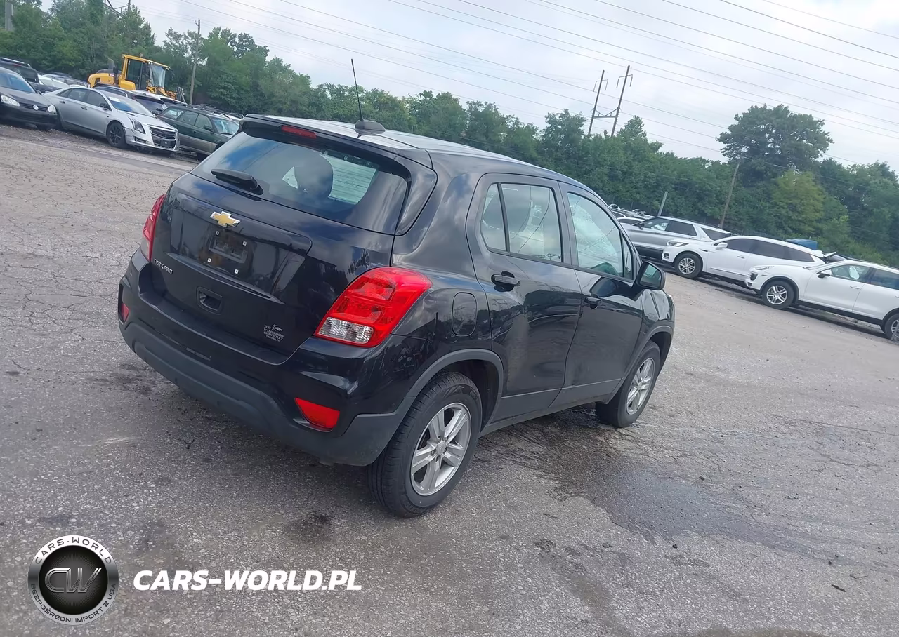 2019 Chevrolet Trax Ls VIN:3GNCJNSB5KL345009 - 4