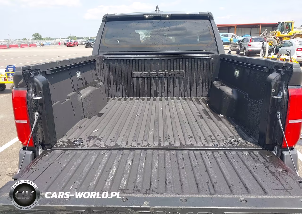 2025 Toyota Tacoma Trd Off Road VIN:3TMLB5JN7SM205832 - 17