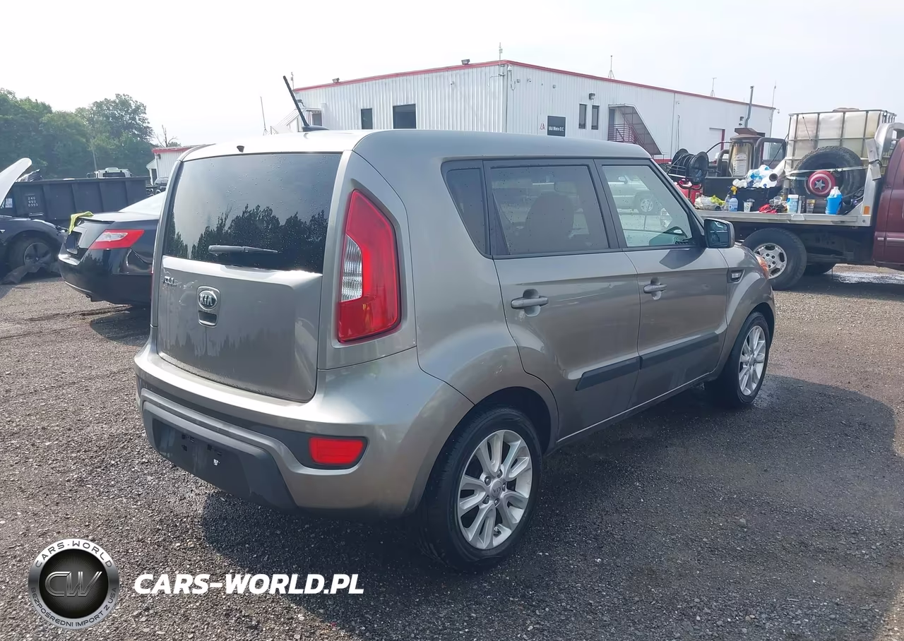 2013 Kia Soul VIN:KNDJT2A57D7575176 - 4