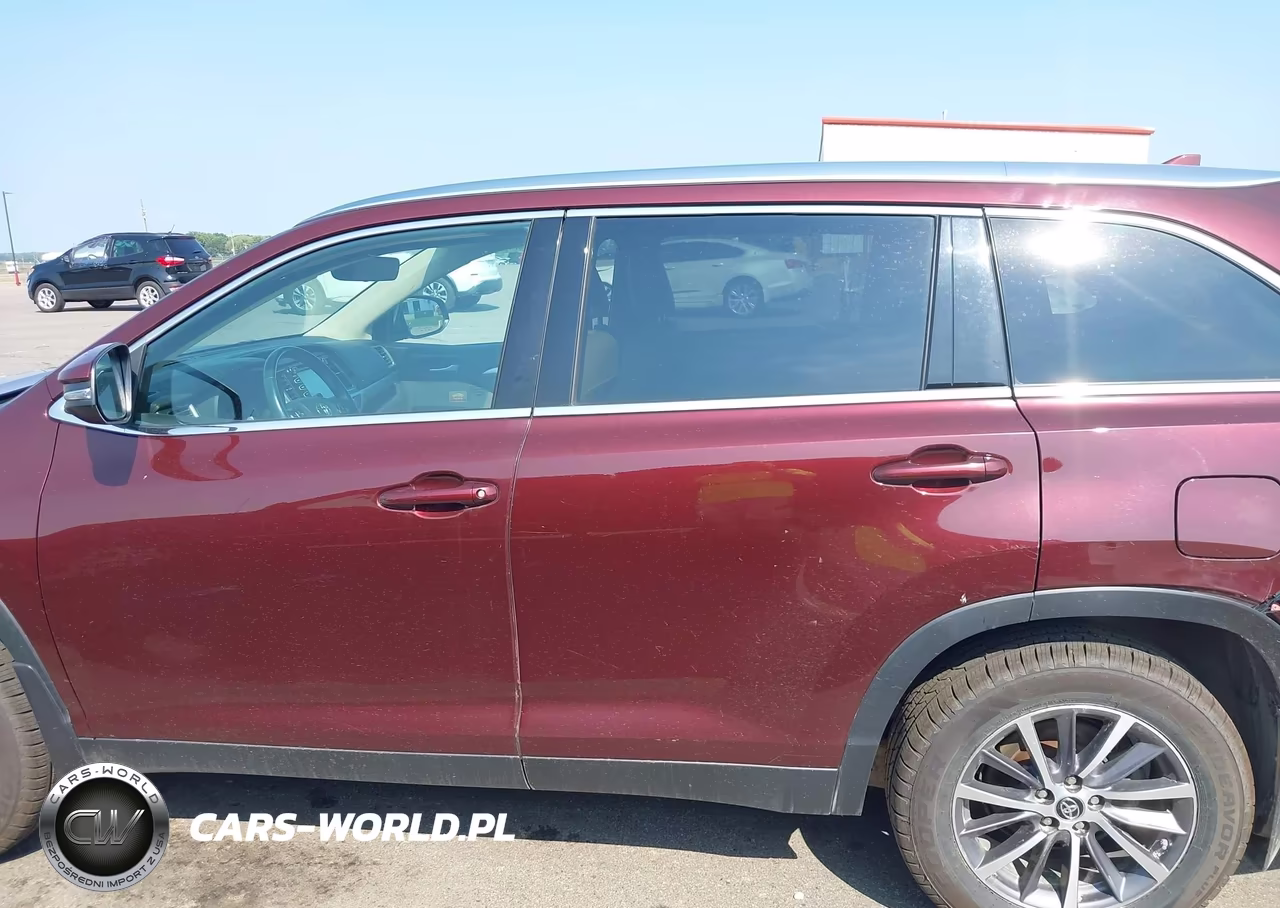 2019 Toyota Highlander Xle VIN:5TDJZRFH7KS702988 - 14