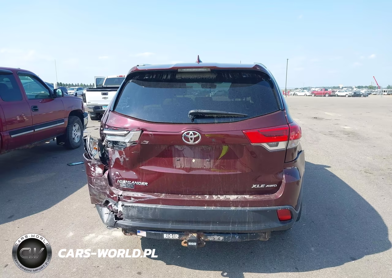 2019 Toyota Highlander Xle VIN:5TDJZRFH7KS702988 - 16