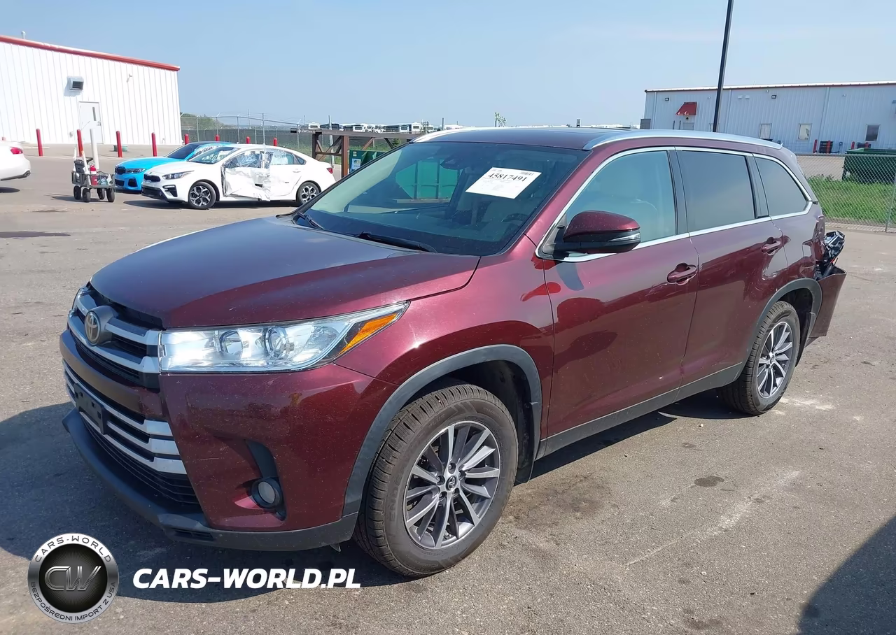 2019 Toyota Highlander Xle VIN:5TDJZRFH7KS702988 - 2
