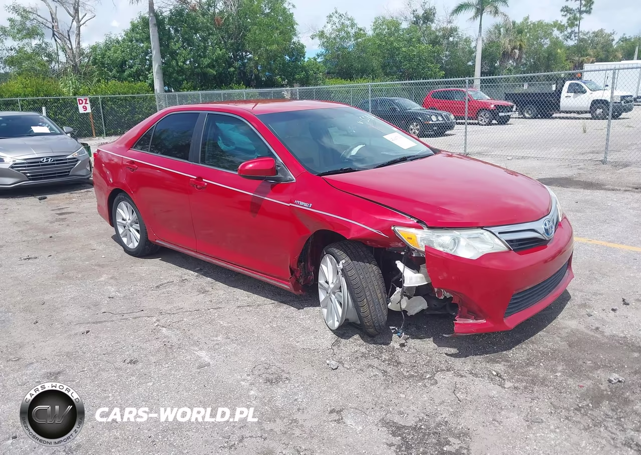 2013 Toyota Camry Hybrid Xle