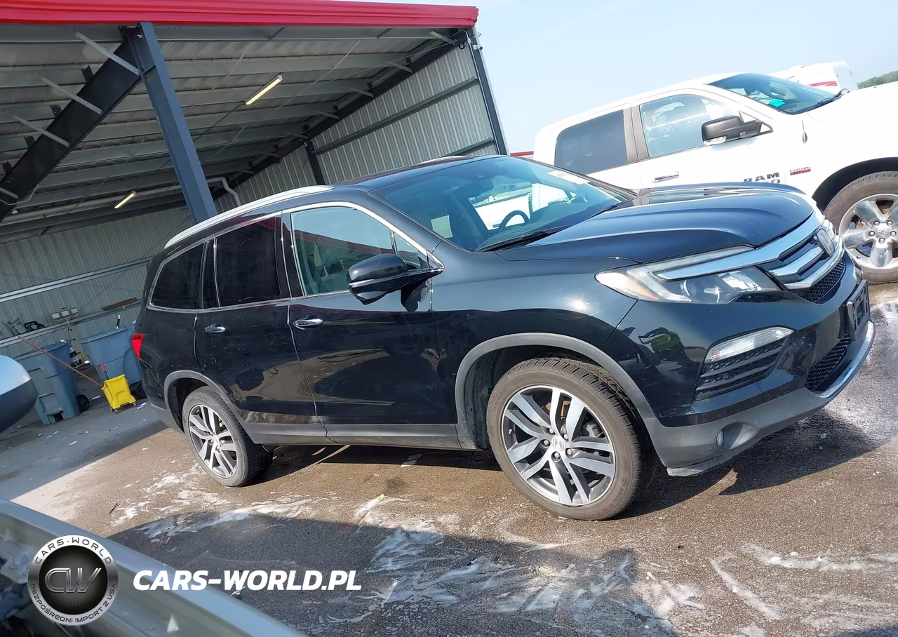 2018 Honda Pilot Touring VIN:5FNYF6H99JB014604 - 13