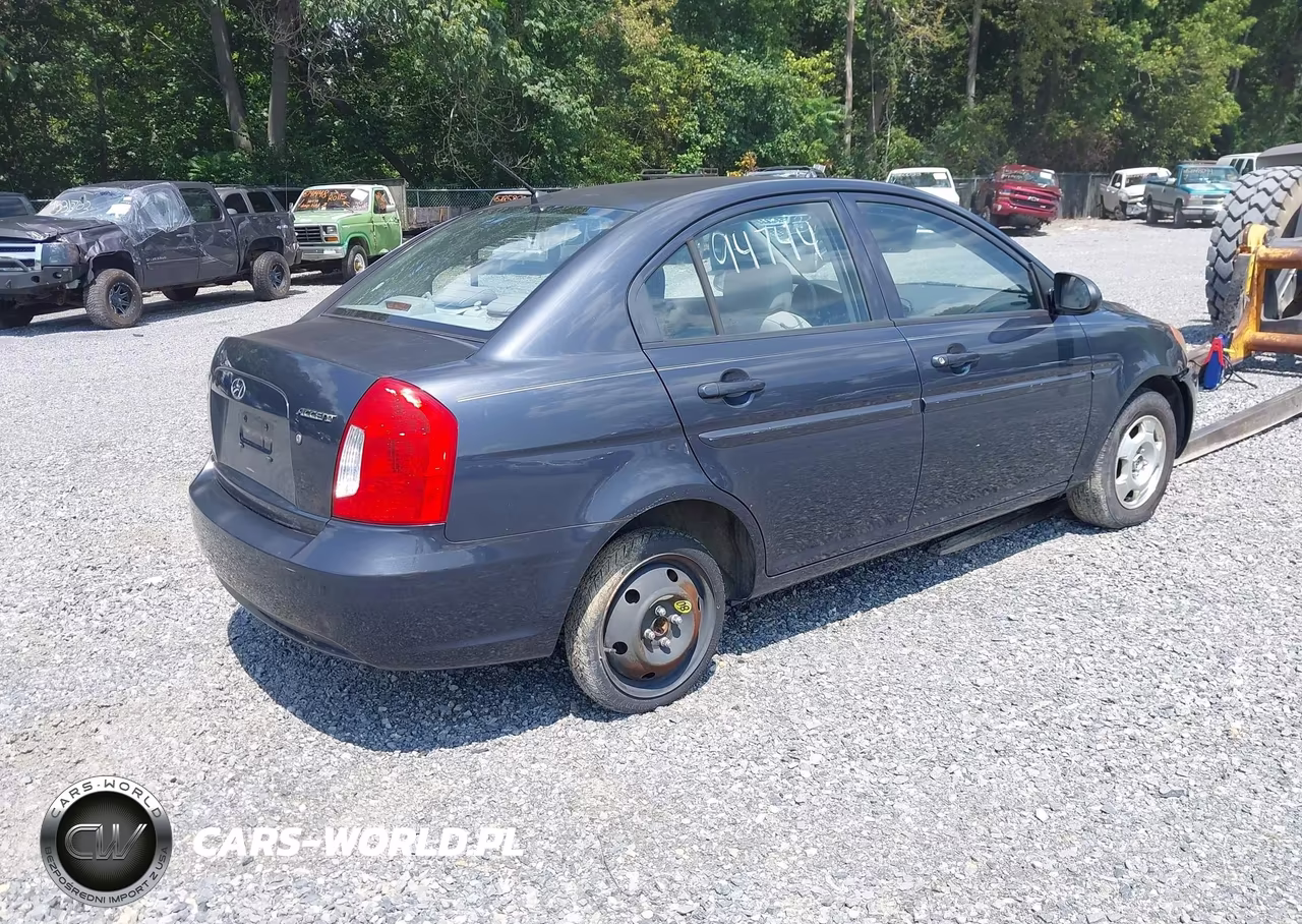 2009 Hyundai Accent Gls VIN:KMHCN46C79U285126 - 4