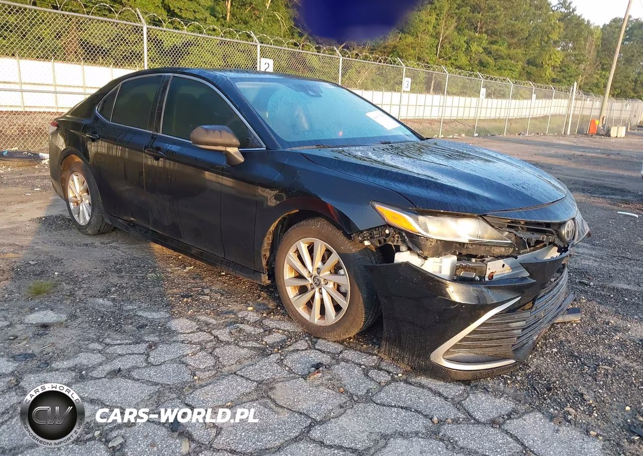 2021 Toyota Camry Le VIN:4T1C11AK8MU557894 - 1