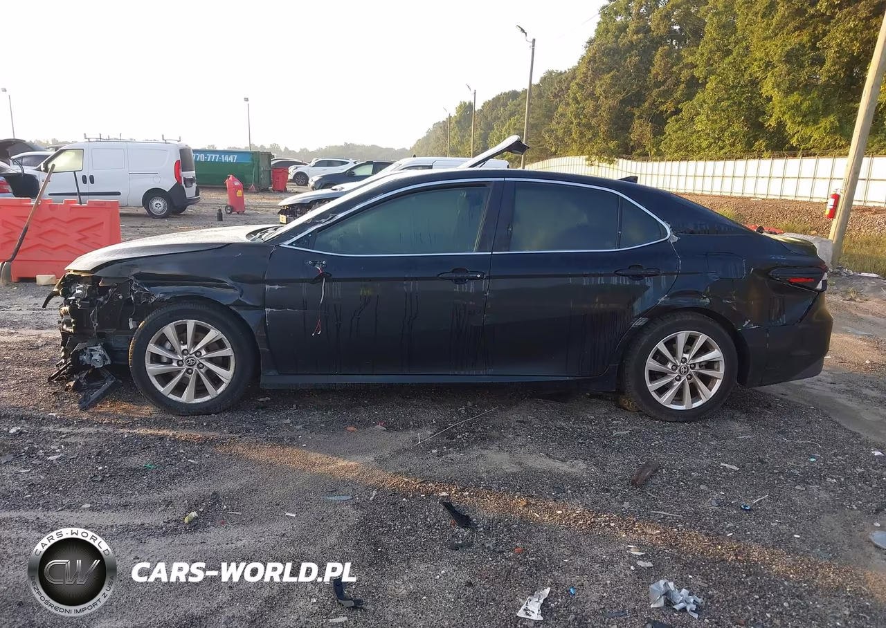 2021 Toyota Camry Le VIN:4T1C11AK8MU557894 - 14