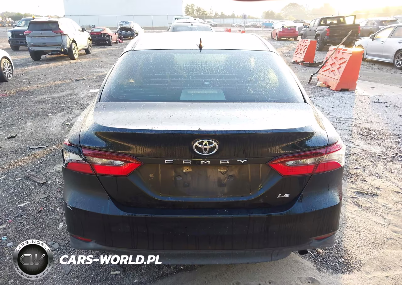 2021 Toyota Camry Le VIN:4T1C11AK8MU557894 - 16