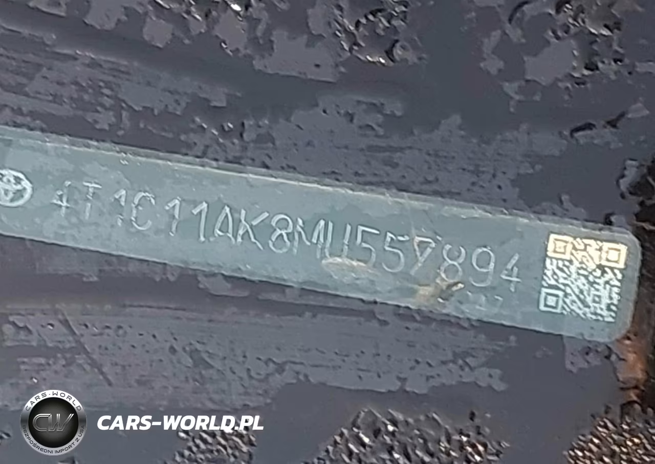 2021 Toyota Camry Le VIN:4T1C11AK8MU557894 - 17