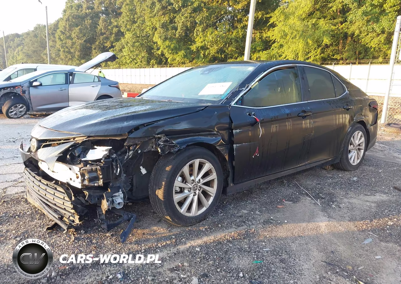 2021 Toyota Camry Le VIN:4T1C11AK8MU557894 - 18