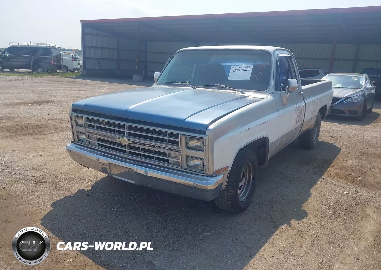 1983 Chevrolet C10 VIN:1GCDC14H4DJ142205 - 2