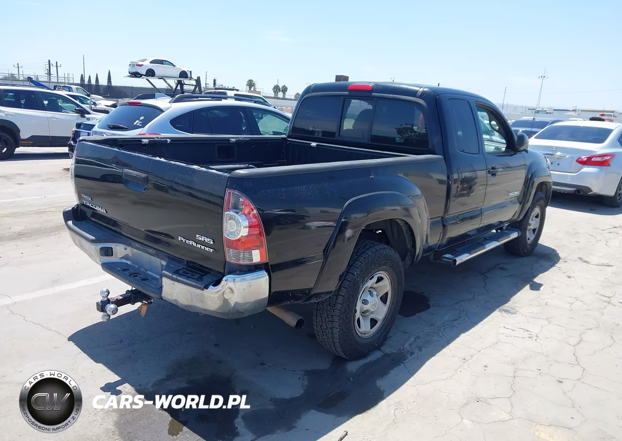 2011 Toyota Tacoma Prerunner VIN:5TFTX4GN6BX005974 - 4