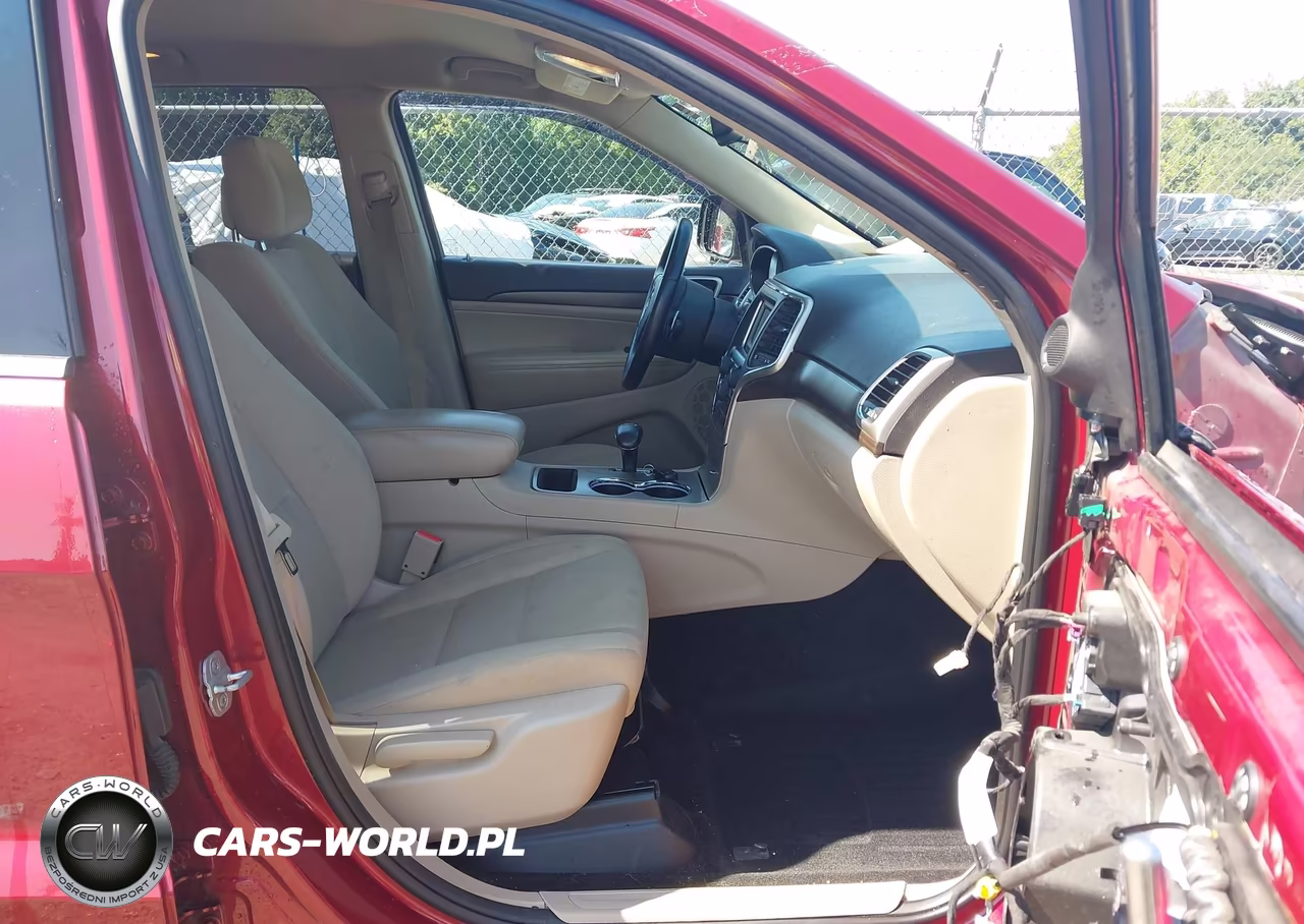 2014 Jeep Grand Cherokee Laredo VIN:1C4RJFAGXEC131221 - 5
