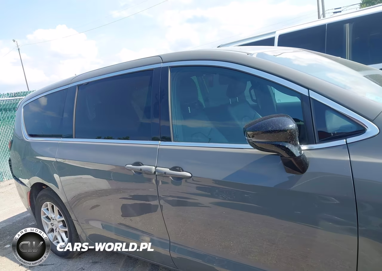 2025 Chrysler Pacifica Select VIN:2C4RC1BG8SR580265 - 13