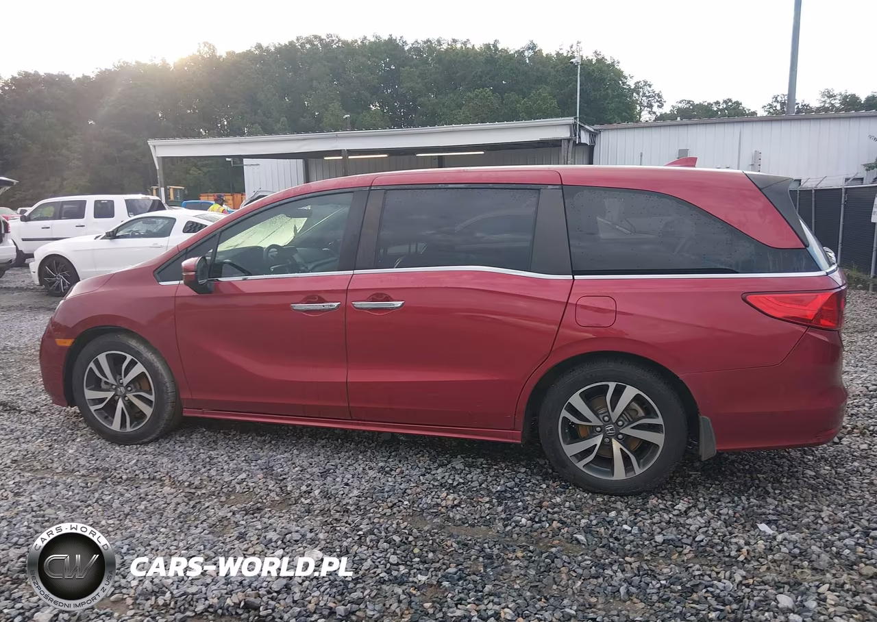 2021 Honda Odyssey Touring VIN:5FNRL6H8XMB040685 - 14
