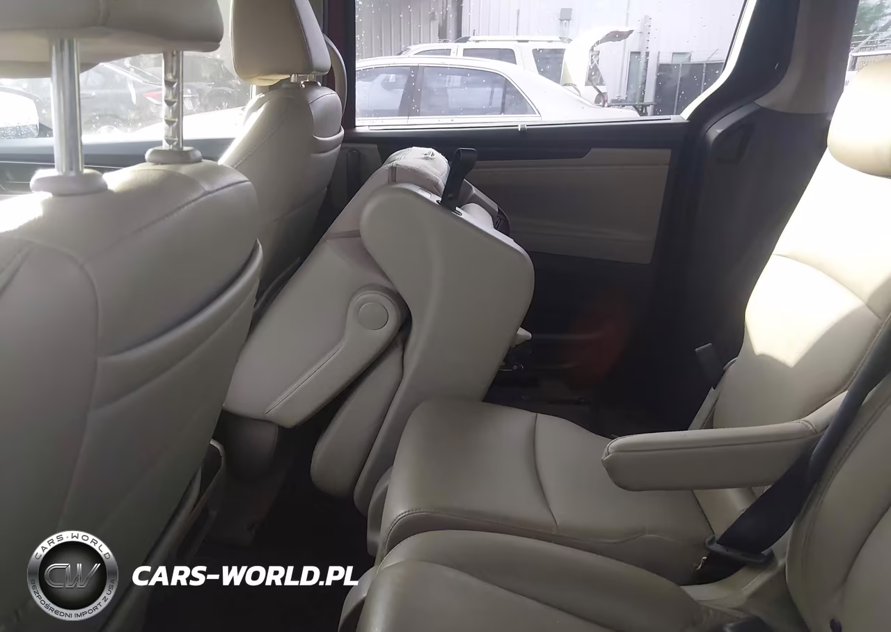 2021 Honda Odyssey Touring VIN:5FNRL6H8XMB040685 - 8