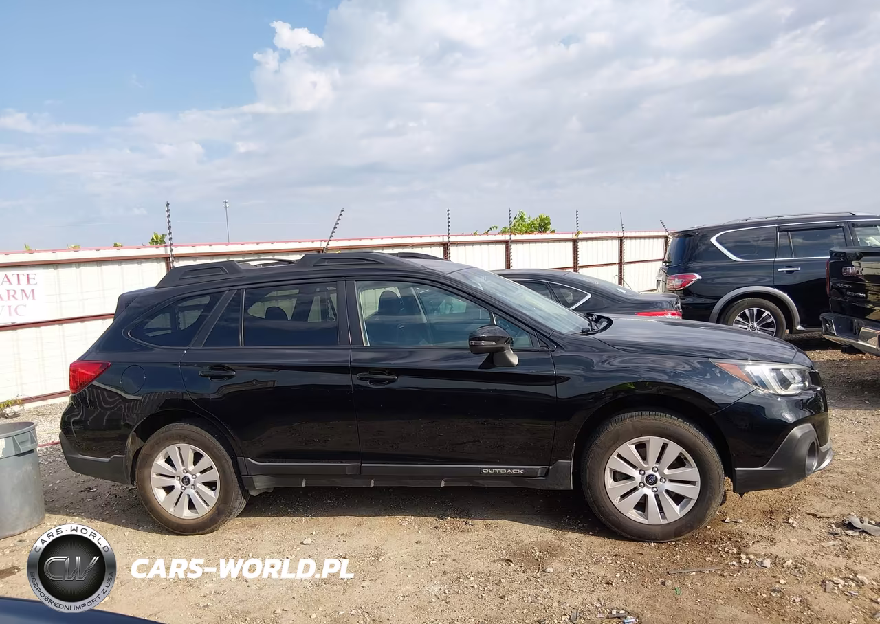 2018 Subaru Outback 2.5I Premium VIN:4S4BSAFC0J3314205 - 13