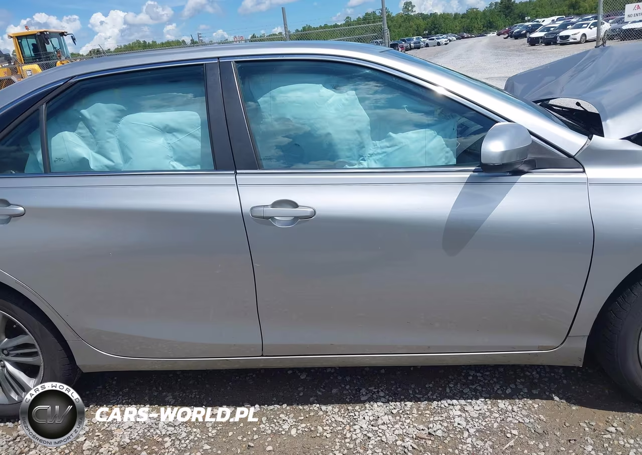 2015 Toyota Camry Se VIN:4T1BF1FK1FU008403 - 14