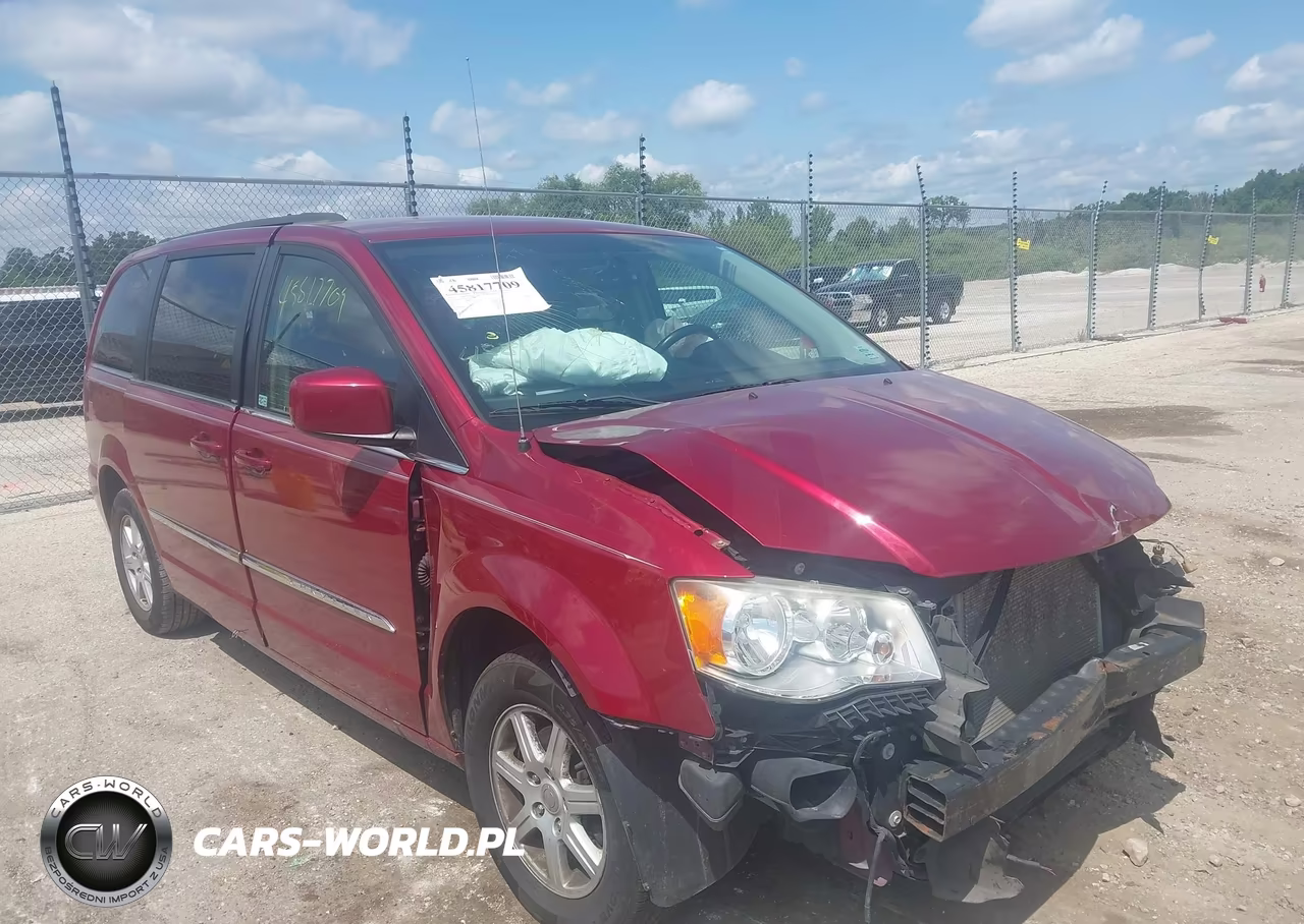 2012 Chrysler Town & Country Touring – zdjęcie 1 z 17