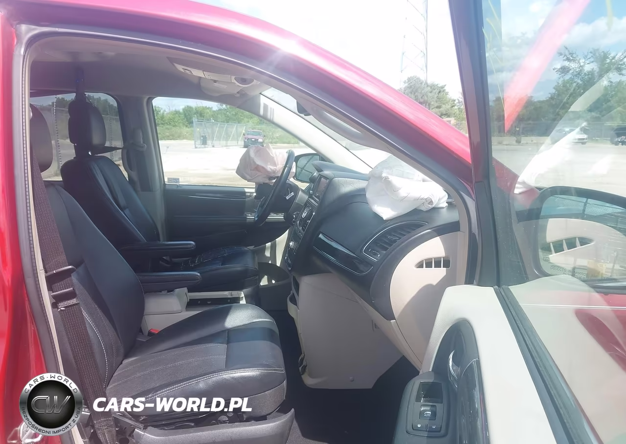 2012 Chrysler Town & Country Touring VIN:2C4RC1BG0CR189550 - 5