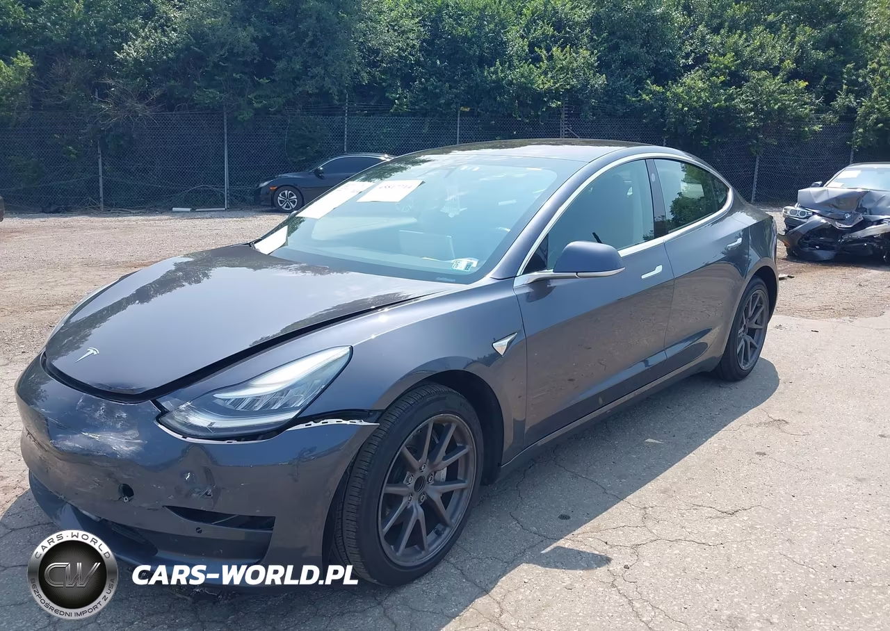 2018 Tesla Model 3 Long Range-Mid Range VIN:5YJ3E1EAXJF158984 - 2