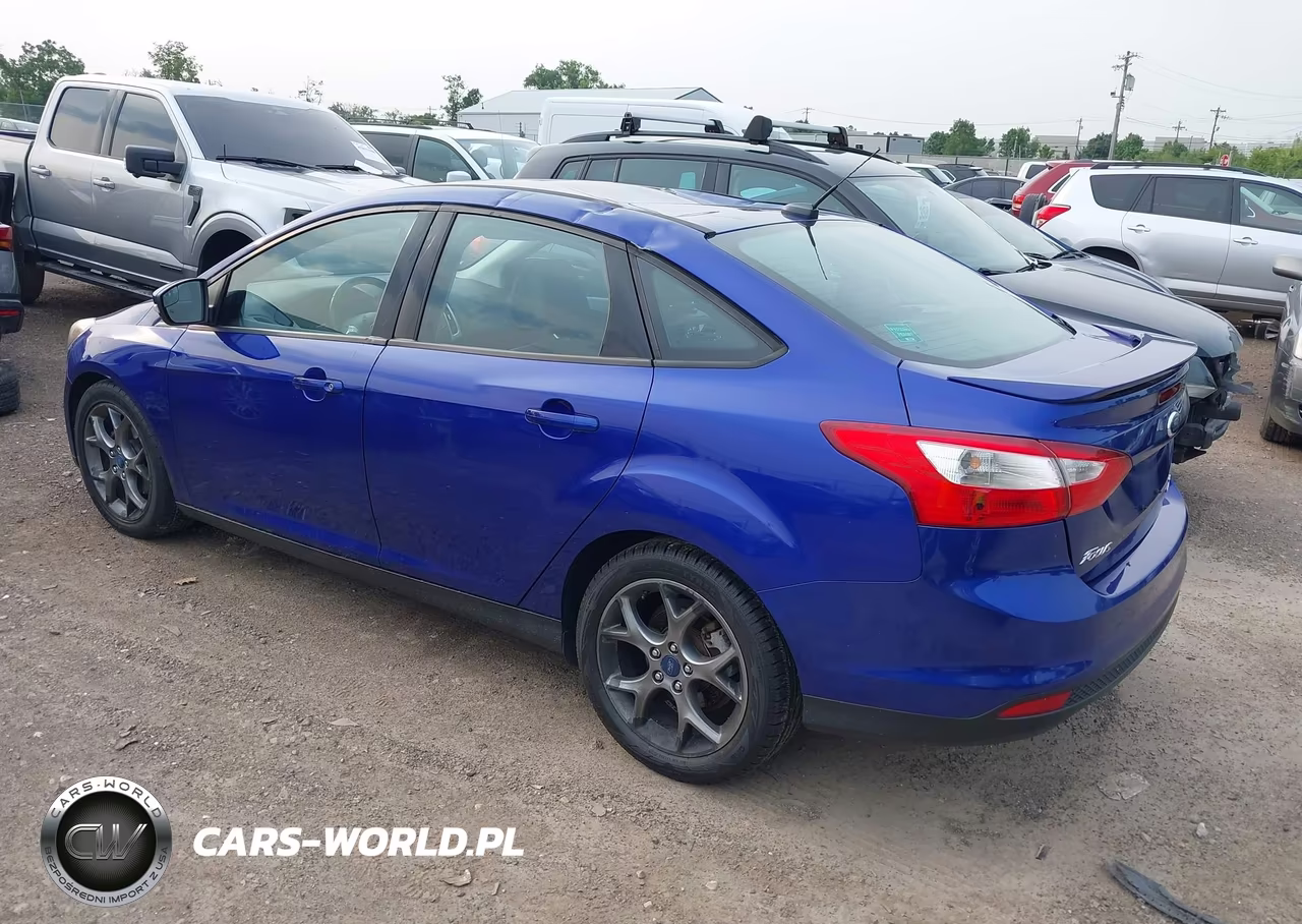 2013 Ford Focus Se VIN:1FADP3F24DL380641 - 3