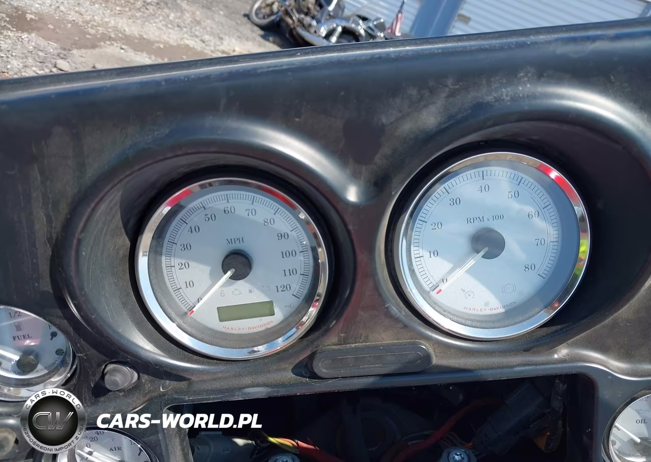 2012 Harley-Davidson Flhx Street Glide VIN:1HD1KBM19CB693400 - 7