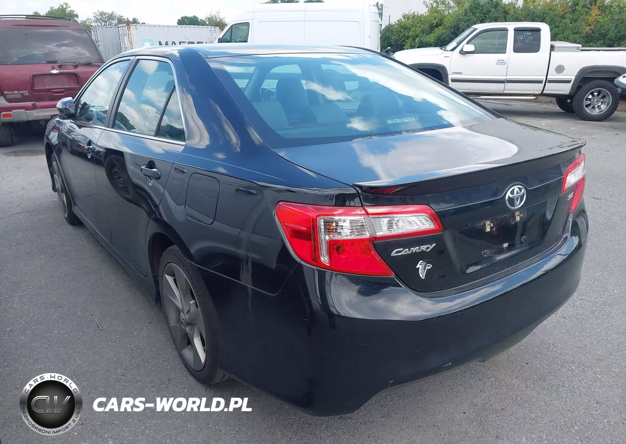 2014 Toyota Camry Se Sport VIN:4T1BF1FK5EU798030 - 3