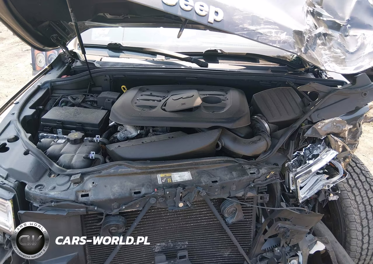 2019 Jeep Grand Cherokee Summit 4X4 VIN:1C4RJFJG3KC730635 - 10