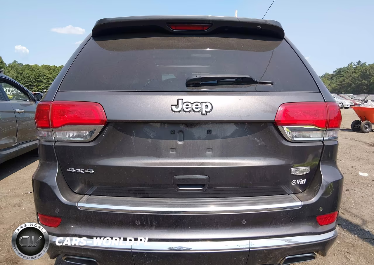 2019 Jeep Grand Cherokee Summit 4X4 VIN:1C4RJFJG3KC730635 - 16