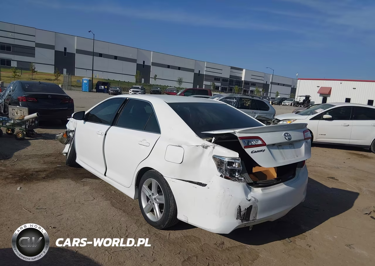 2014 Toyota Camry Se VIN:4T1BF1FK2EU459323 - 3