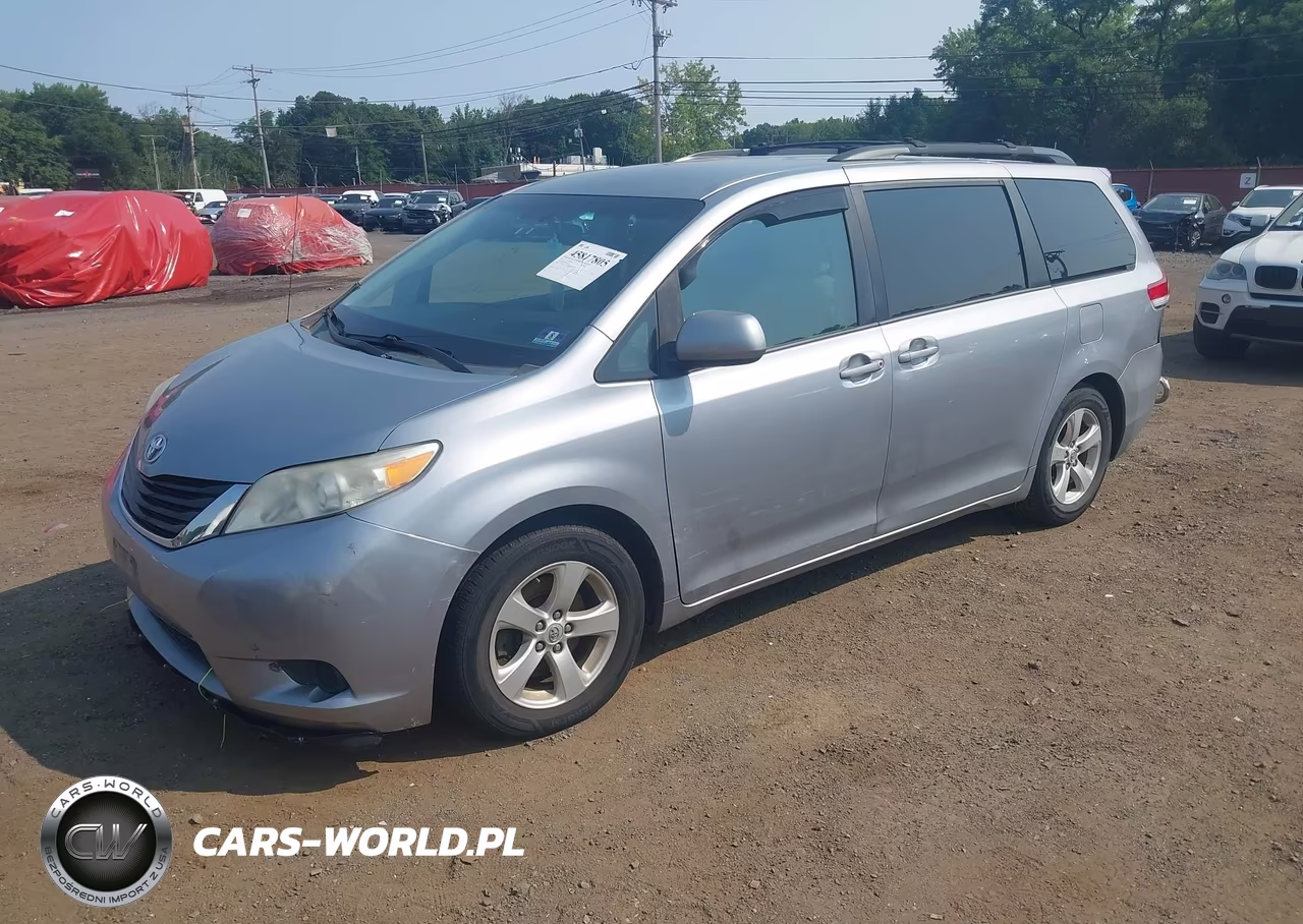 2013 Toyota Sienna Le V6 8 Passenger VIN:5TDKK3DC8DS395105 - 2