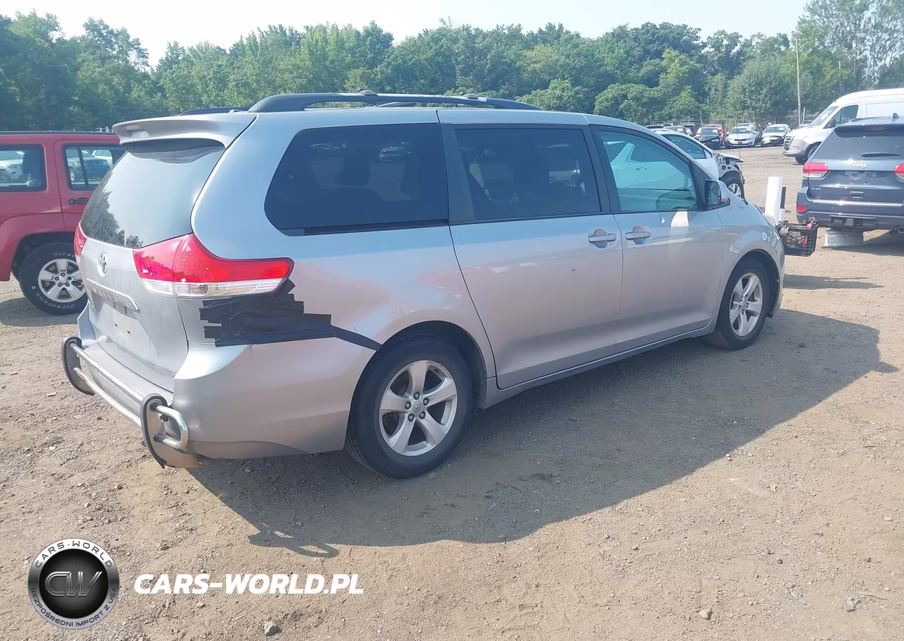 2013 Toyota Sienna Le V6 8 Passenger VIN:5TDKK3DC8DS395105 - 4