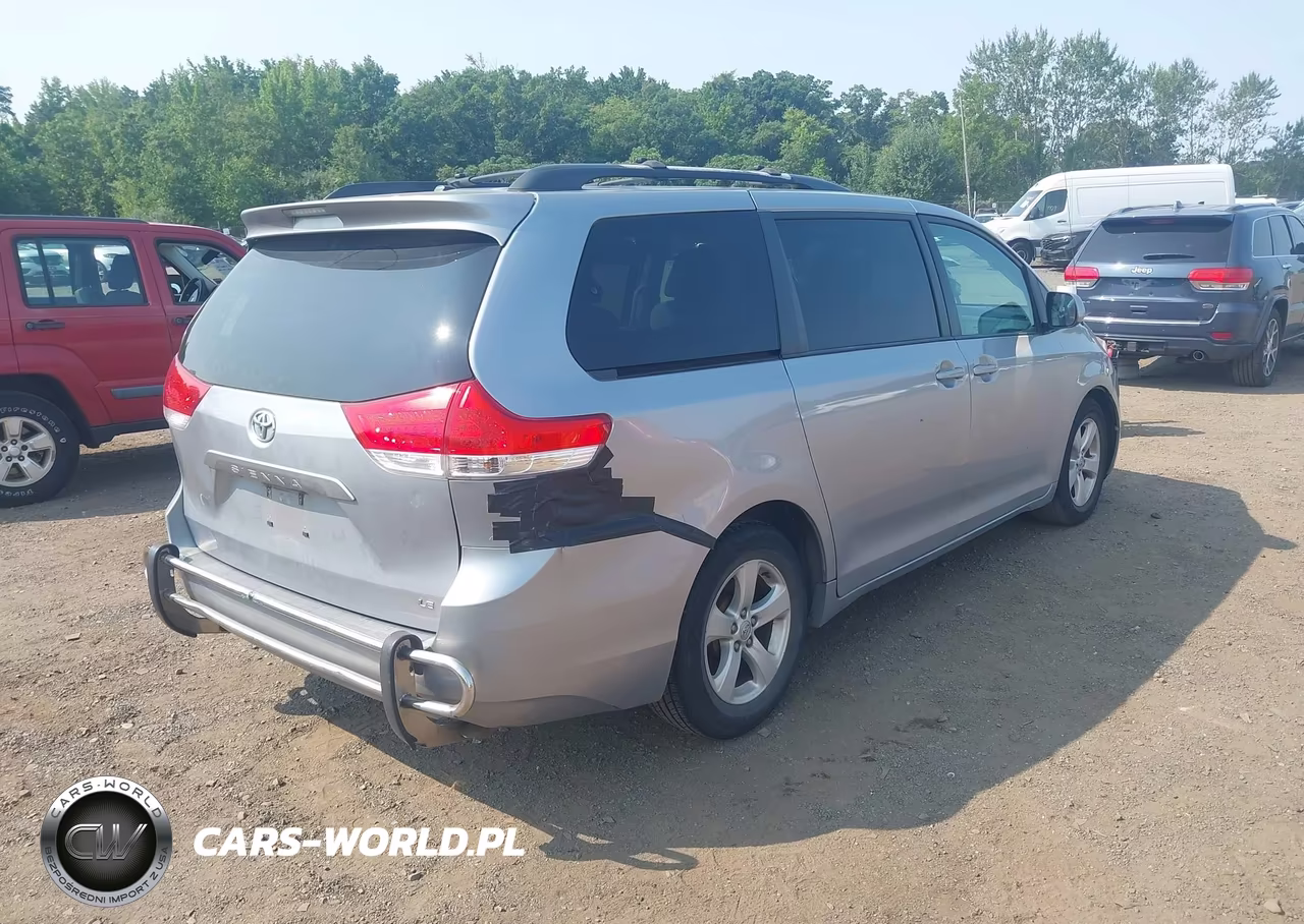 2013 Toyota Sienna Le V6 8 Passenger VIN:5TDKK3DC8DS395105 - 6