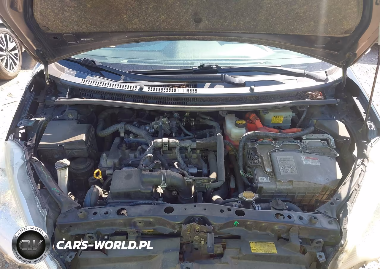 2012 Toyota Prius C Three VIN:JTDKDTB30C1005669 - 10