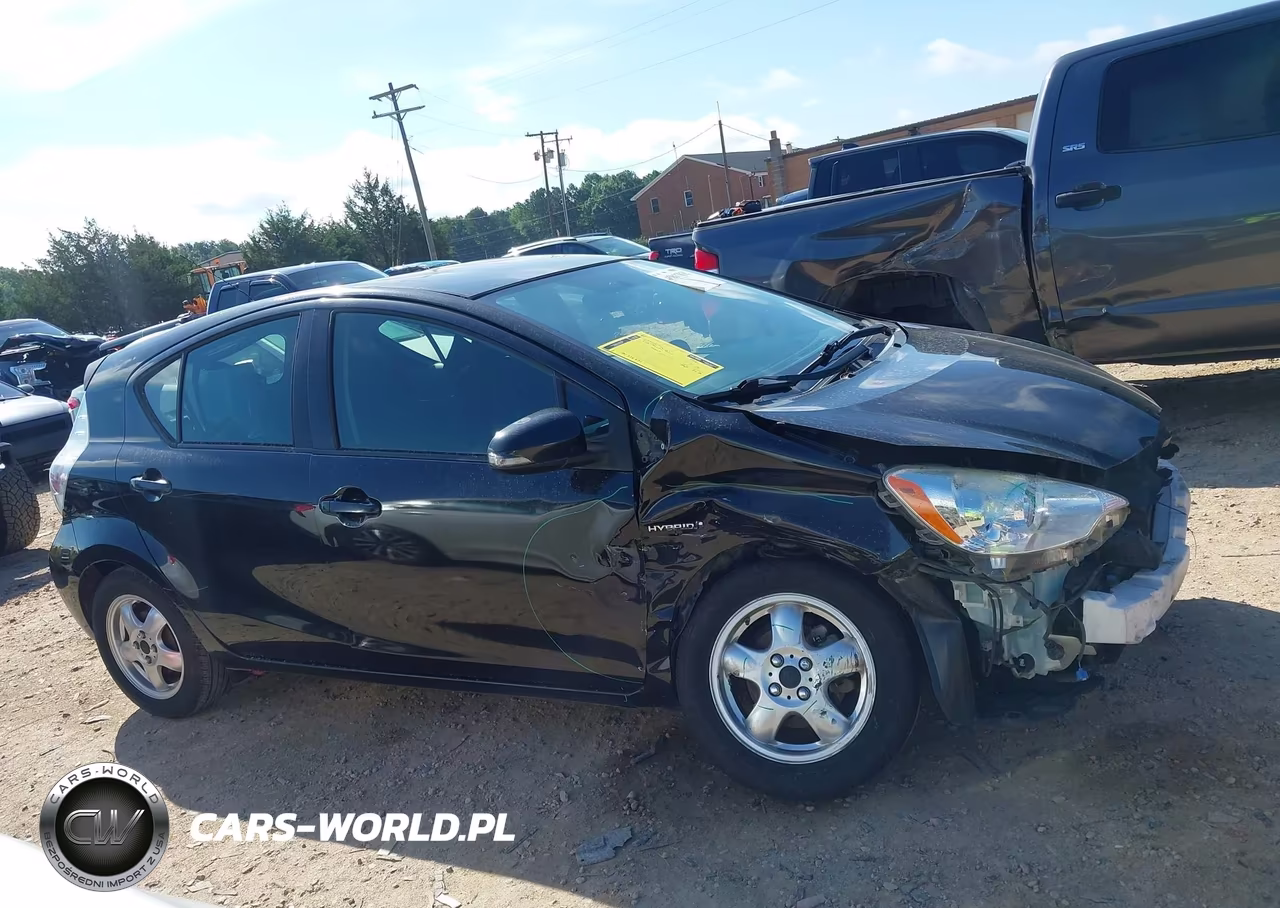 2012 Toyota Prius C Three VIN:JTDKDTB30C1005669 - 14