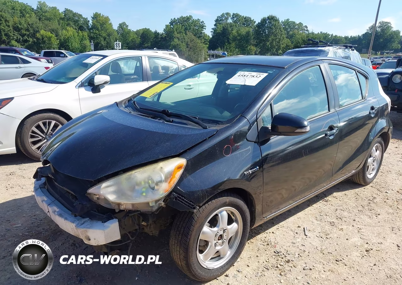 2012 Toyota Prius C Three VIN:JTDKDTB30C1005669 - 2