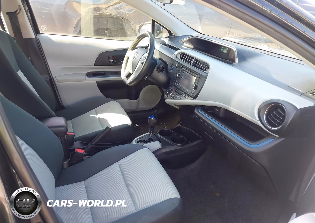 2012 Toyota Prius C Three VIN:JTDKDTB30C1005669 - 5