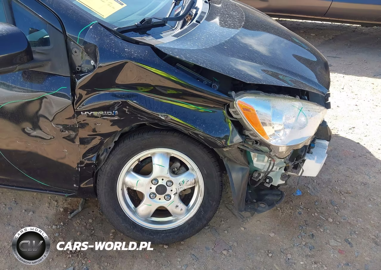 2012 Toyota Prius C Three VIN:JTDKDTB30C1005669 - 6