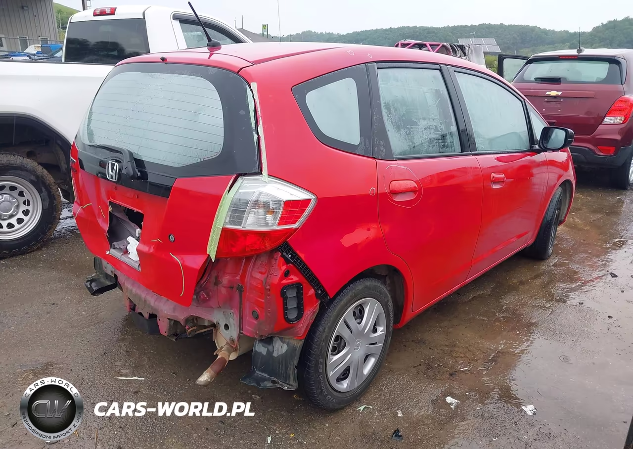 2010 Honda Fit VIN:JHMGE8H2XAC004611 - 4