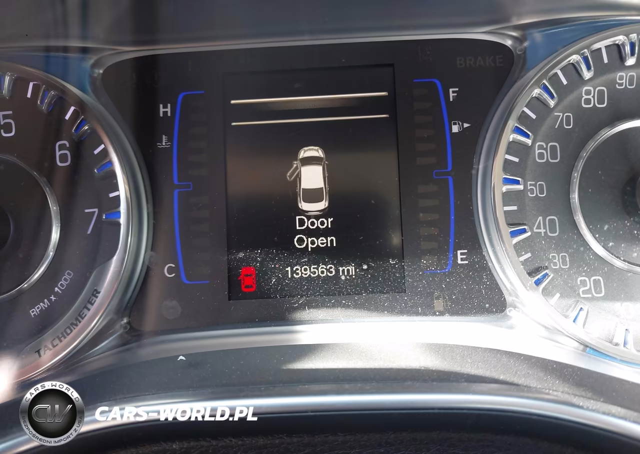 2017 Chrysler 200 Limited Platinum VIN:1C3CCCAB1HN504470 - 16